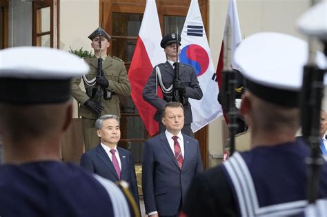Poland and South Korea defense ministers discuss security cooperation, support for Ukraine